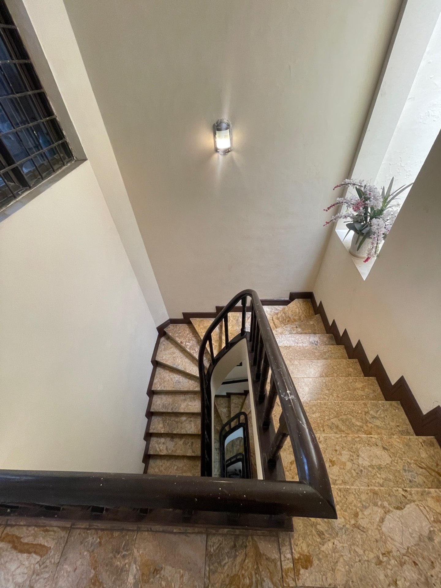 Bán nhà Giáp Bát - diện tích 72m2 4 tầng - nhà đẹp hiếm có - giá 13,5 tỷ