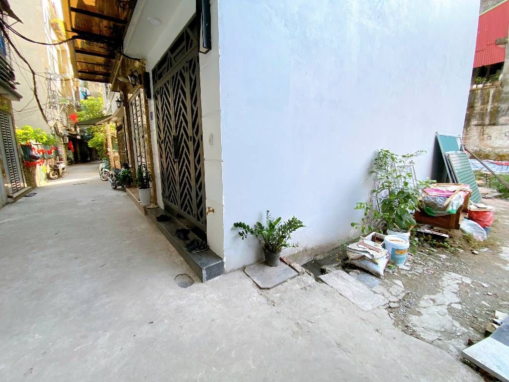 Bán nhà Trương Định - diện tích 39m2 5 tầng - Ô TÔ ĐỖ CỔNG - giá 12,8 tỷ