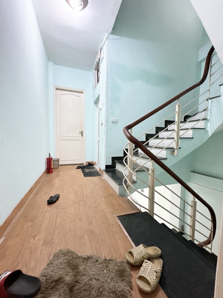 Bán nhà Hoàng Mai - diện tích 70m2 3 tầng - ô tô vào nhà - giá 9,5 tỷ