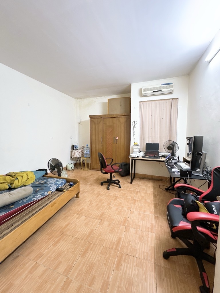 Bán nhà Hoàng Mai - diện tích 70m2 3 tầng - ô tô vào nhà - giá 9,5 tỷ