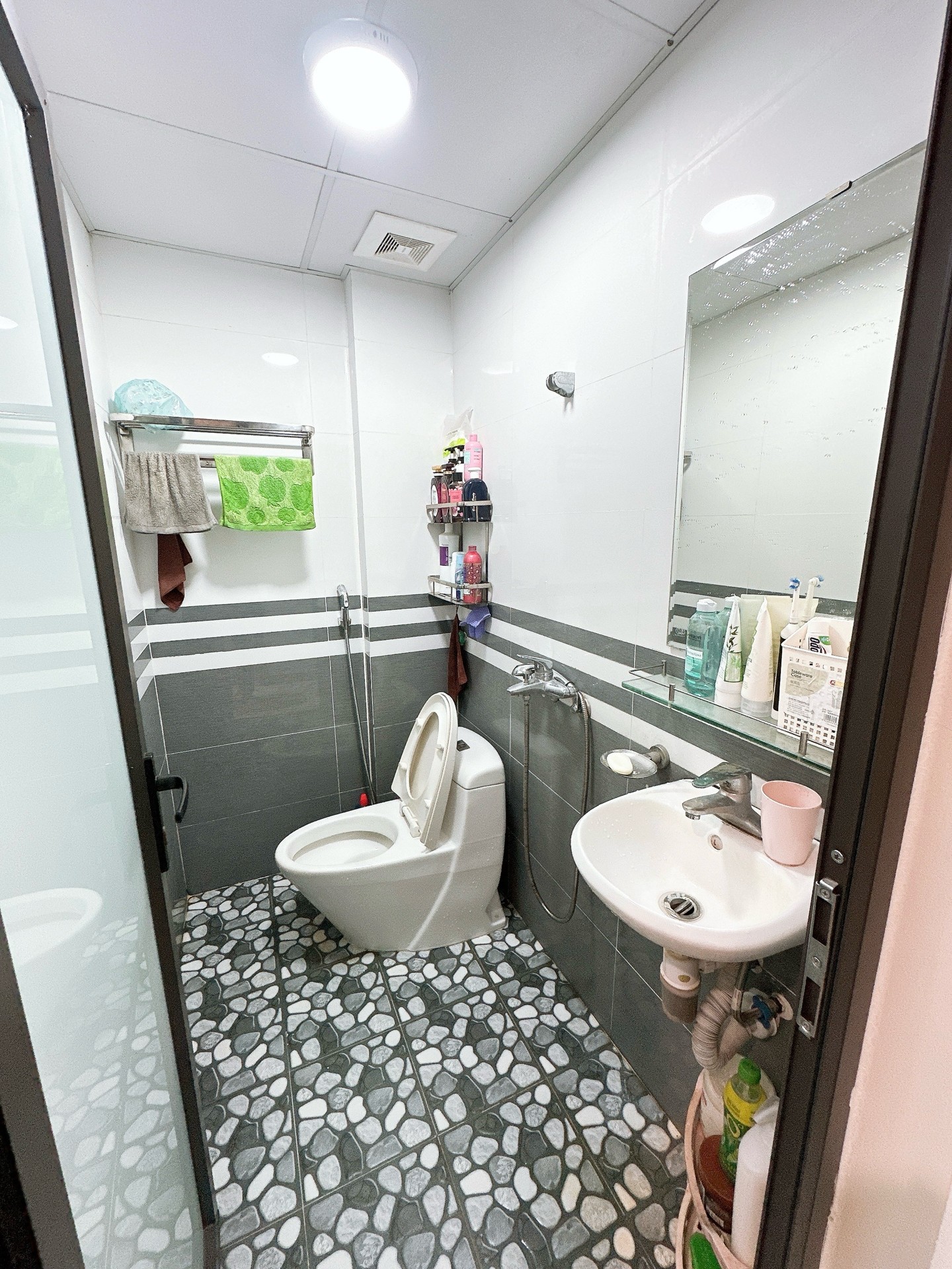 Bán nhà Tân Khai - diện tích 32m2 2 tầng - Nhà đẹp hiếm có - giá 2,68 tỷ