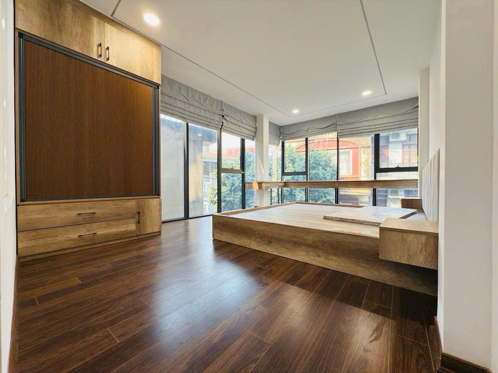 Bán nhà Thịnh Liệt - diện tích 45m2 6 tầng - Thang máy nhập khẩu - giá 18 tỷ
