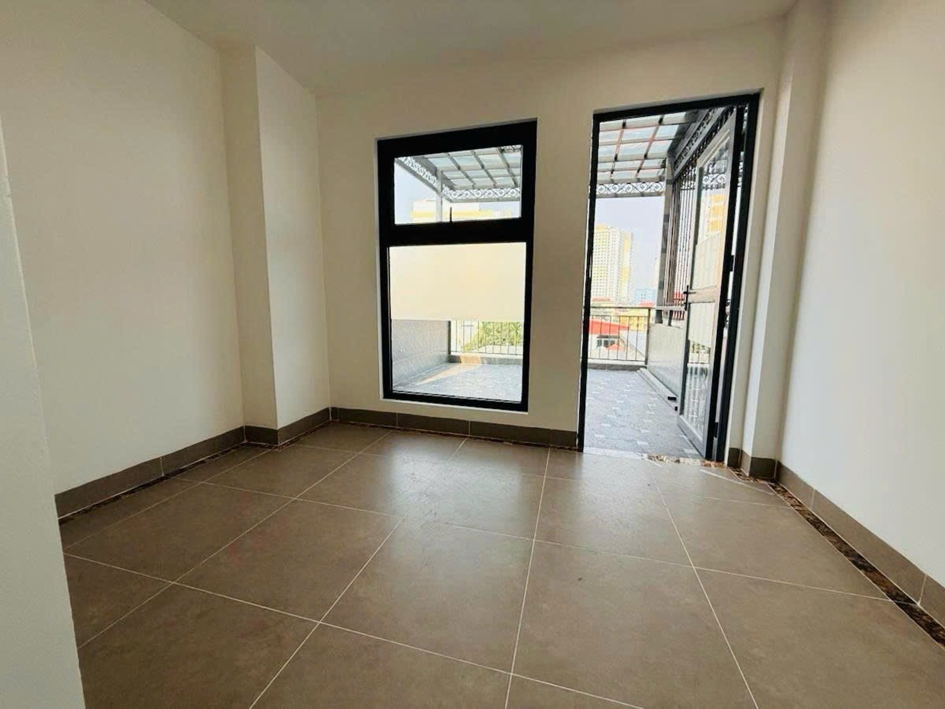 Bán nhà Thịnh Liệt - diện tích 45m2 6 tầng - Thang máy nhập khẩu - giá 18 tỷ