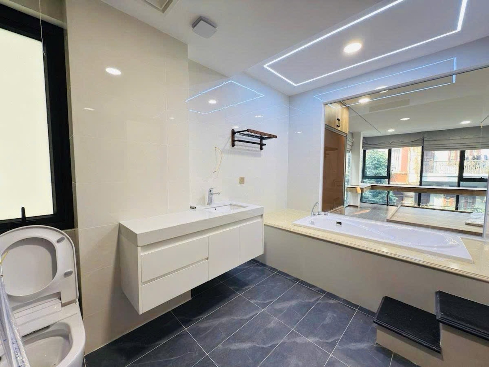Bán nhà Thịnh Liệt - diện tích 45m2 6 tầng - Thang máy nhập khẩu - giá 18 tỷ