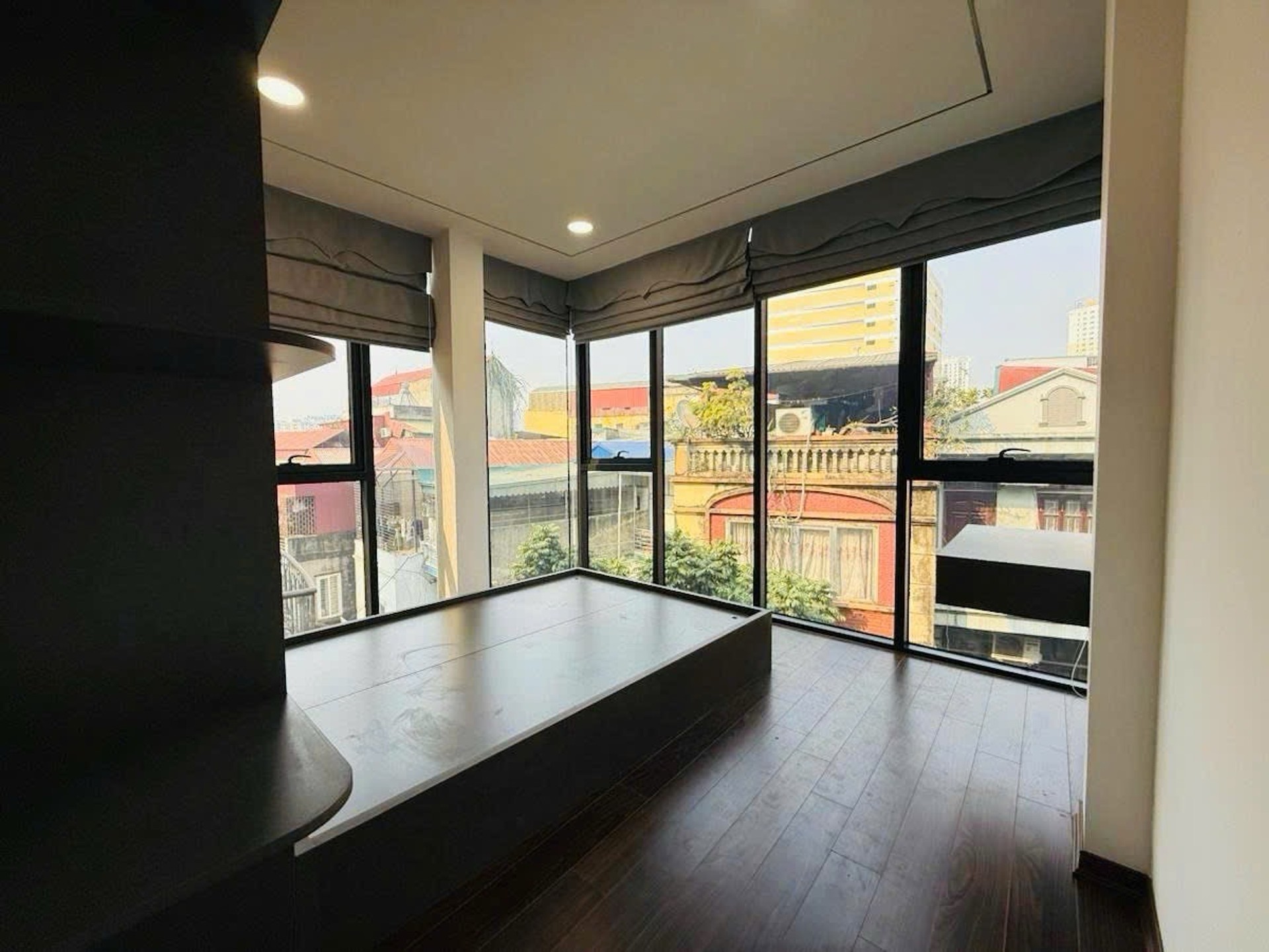 Bán nhà Thịnh Liệt - diện tích 45m2 6 tầng - Thang máy nhập khẩu - giá 18 tỷ