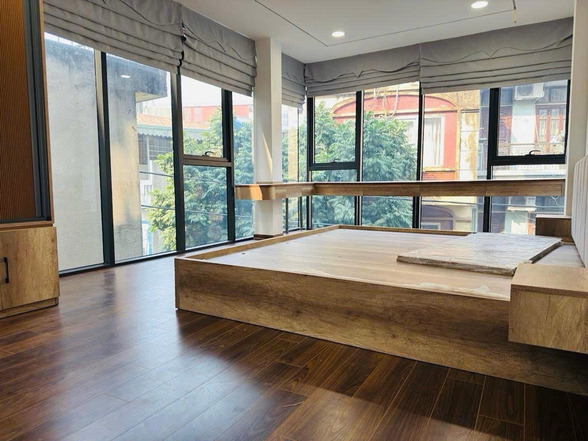 Bán nhà Thịnh Liệt - diện tích 45m2 6 tầng - Thang máy nhập khẩu - giá 18 tỷ