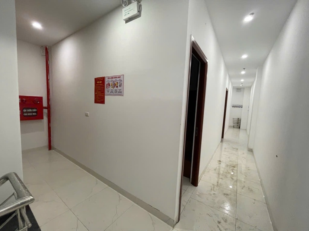 Bán nhà Định Công - diện tích 120m2 7 tầng - Ngõ ô tô - giá 32 tỷ