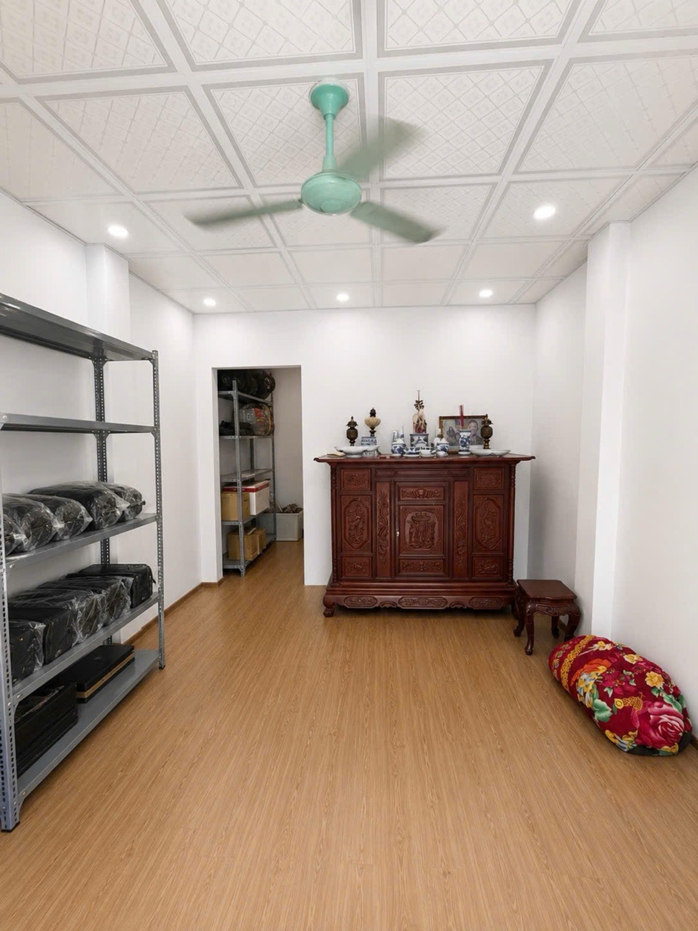 Bán nhà Hai Bà Trưng - diện tích 25m2 3 tầng - Ô TÔ TRÁNH - giá 4 tỷ