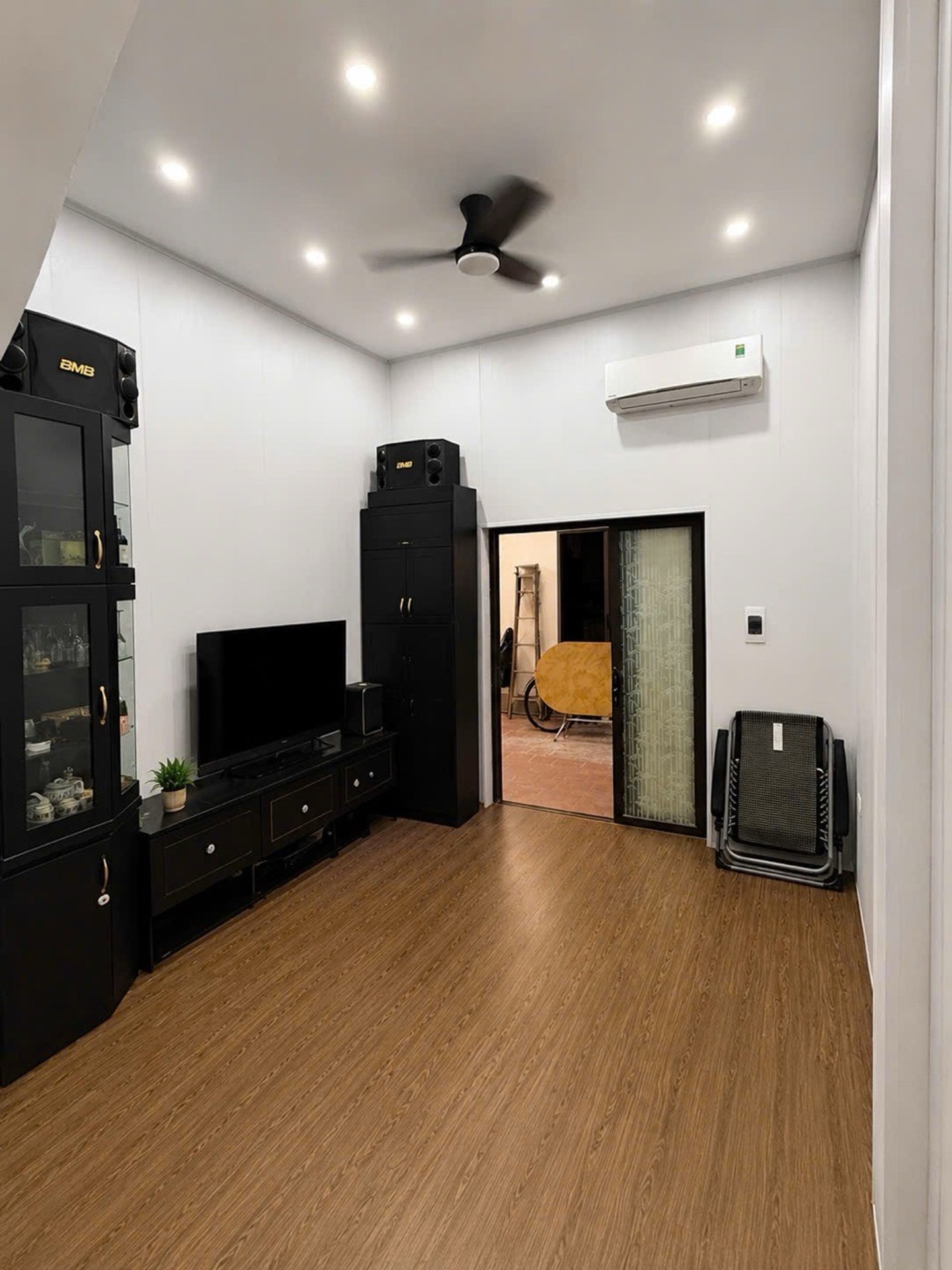 Bán nhà Hai Bà Trưng - diện tích 25m2 3 tầng - Ô TÔ TRÁNH - giá 4 tỷ