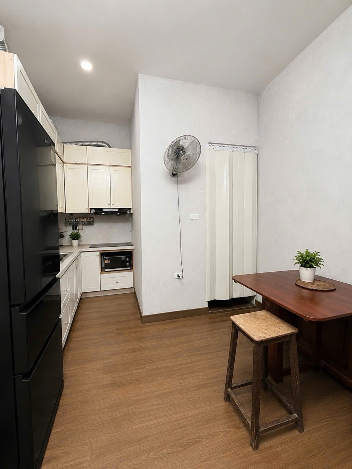 Bán nhà Hai Bà Trưng - diện tích 25m2 3 tầng - Ô TÔ TRÁNH - giá 4 tỷ