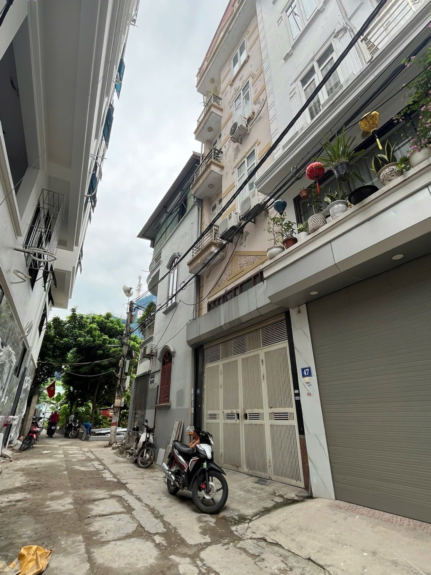 Bán nhà Bằng Liệt - diện tích 40m2 5 tầng - ô tô tránh - giá 14 tỷ