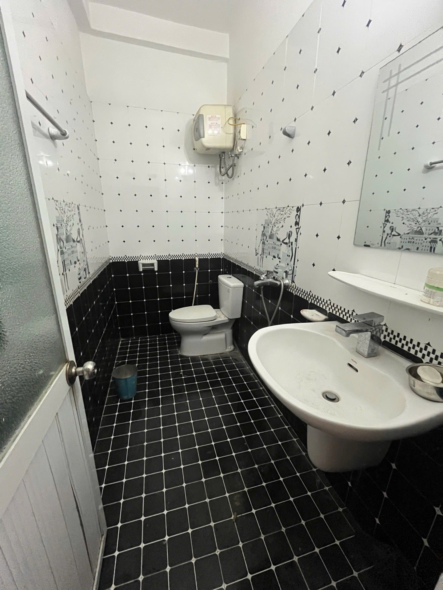 Bán nhà Bằng Liệt - diện tích 40m2 5 tầng - ô tô tránh - giá 14 tỷ