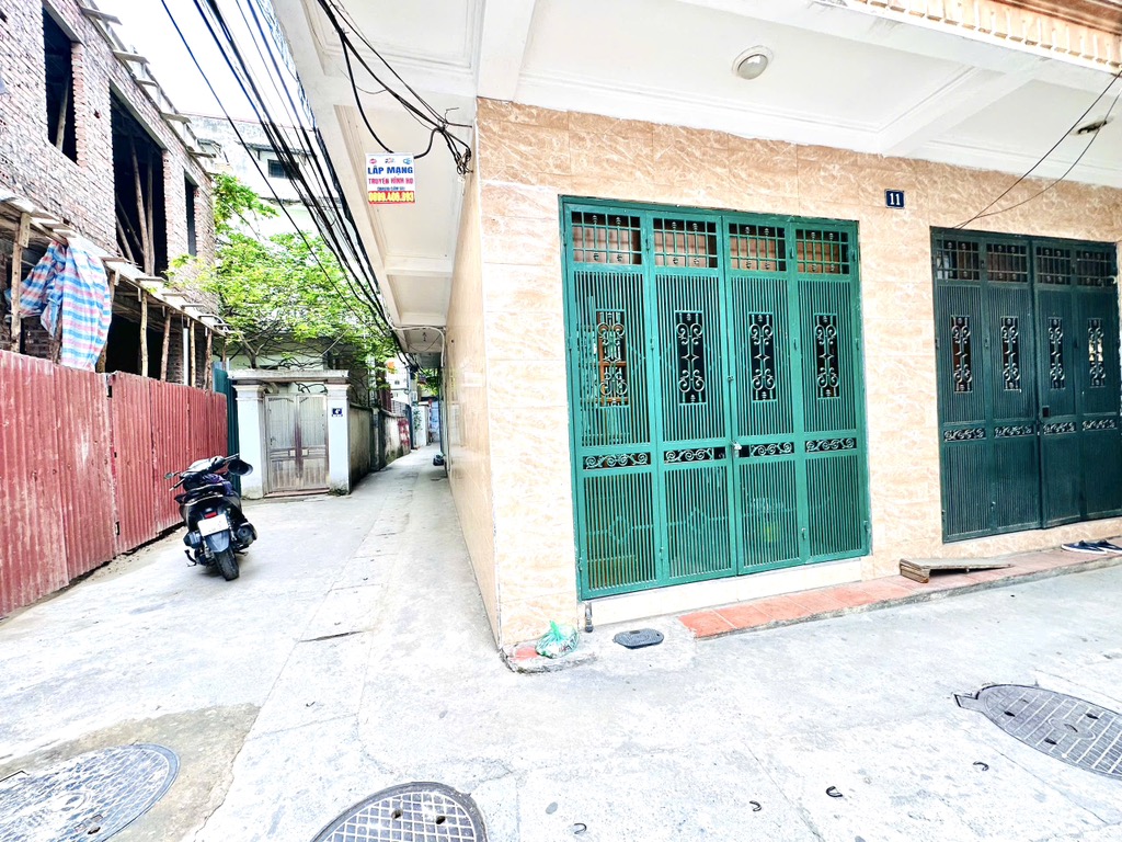 Bán nhà Bạch Đằng - diện tích 31m2 5 tầng - Lô 7 căn xây mới - giá 9 tỷ