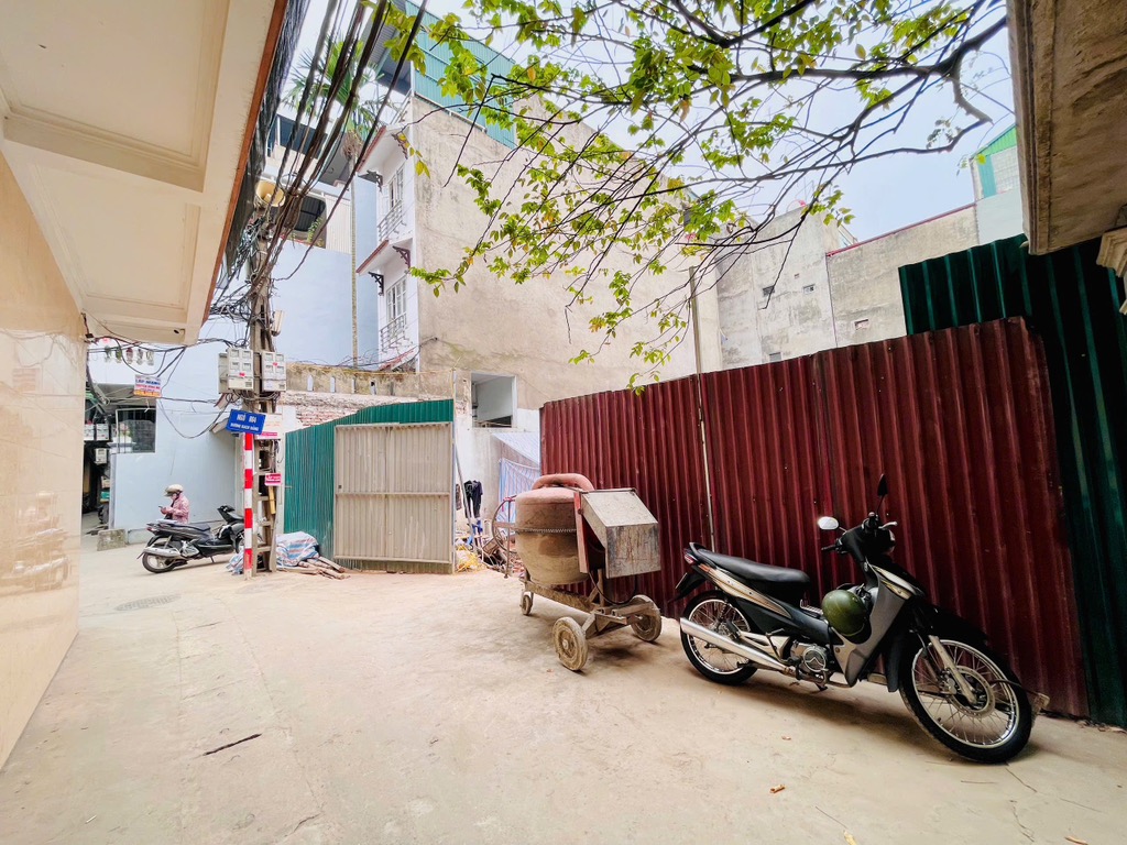 Bán nhà Bạch Đằng - diện tích 31m2 5 tầng - Lô 7 căn xây mới - giá 9 tỷ