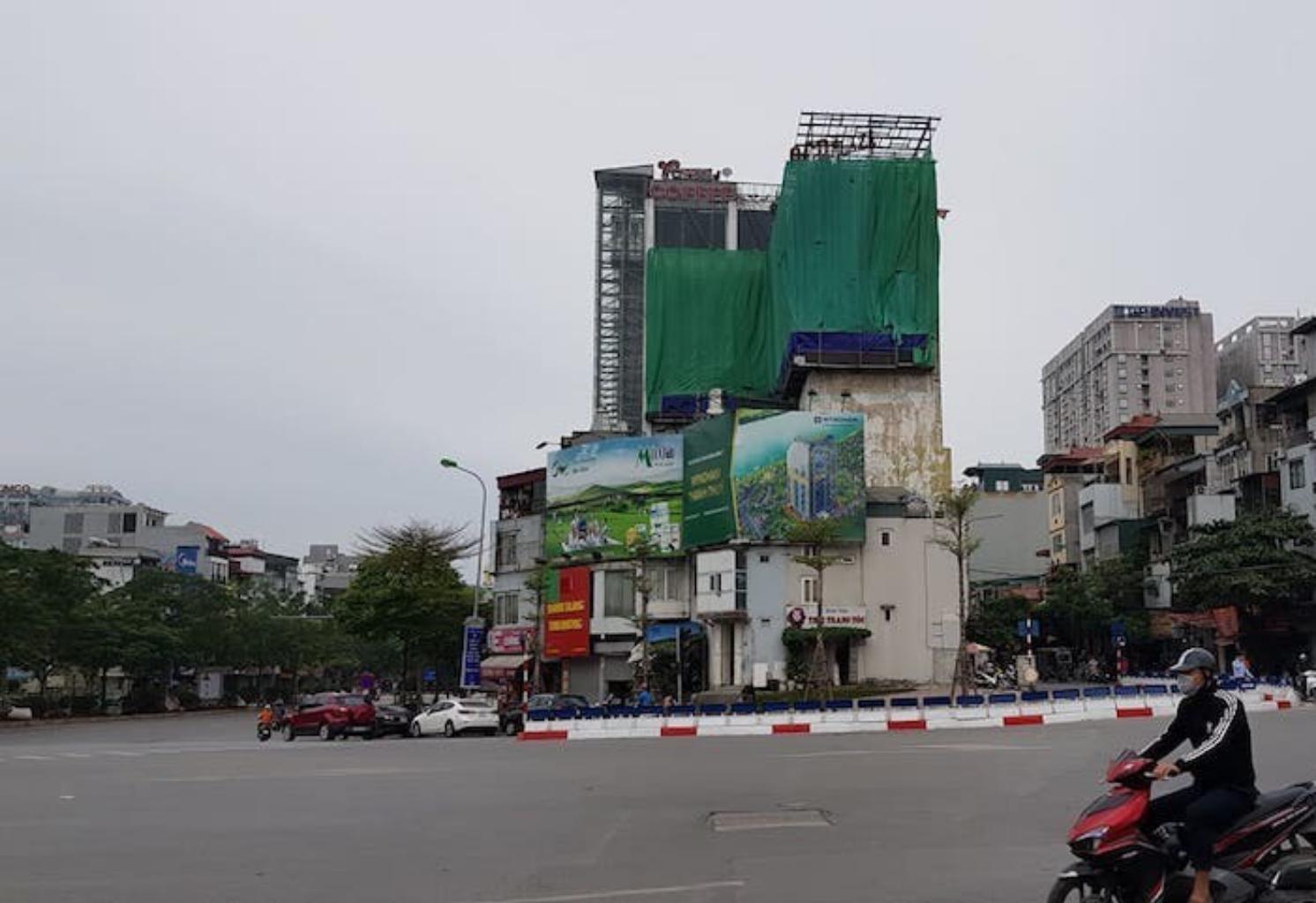 Bán nhà La Thành - diện tích 74m2 2 tầng - lô góc 3 mặt thoáng - giá 37,5 tỷ