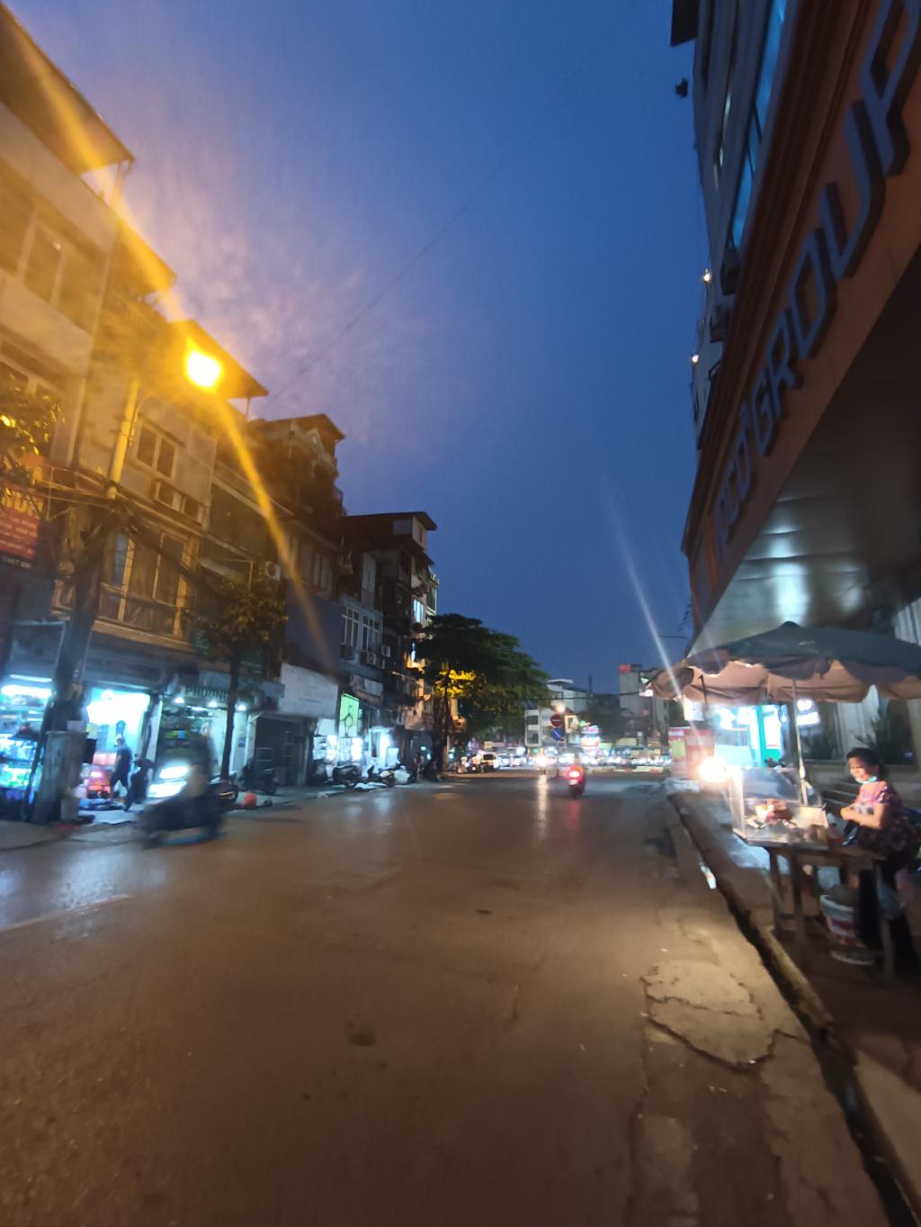 Bán nhà La Thành - diện tích 74m2 2 tầng - lô góc 3 mặt thoáng - giá 37,5 tỷ