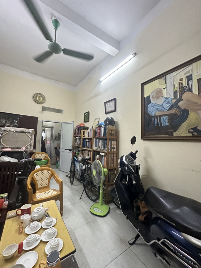 Bán nhà Phố Huế - diện tích 81.3m2 1 tầng - Mặt phố VIP - giá 60,9 tỷ