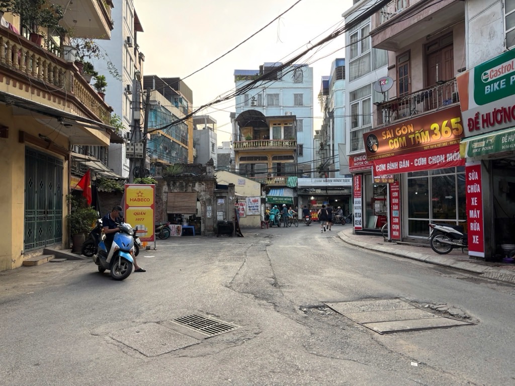 Bán nhà Khương Hạ - diện tích 200m2 2 tầng - vị trí vàng, mặt tiền khủng - giá 54,4 tỷ