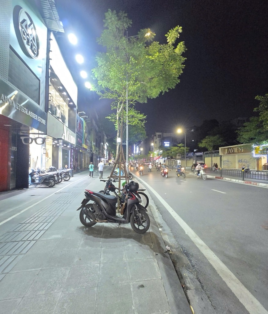 Bán nhà Chùa Bộc - diện tích 42m2 5 tầng - MẶT PHỐ SIÊU VIP - giá 42 tỷ