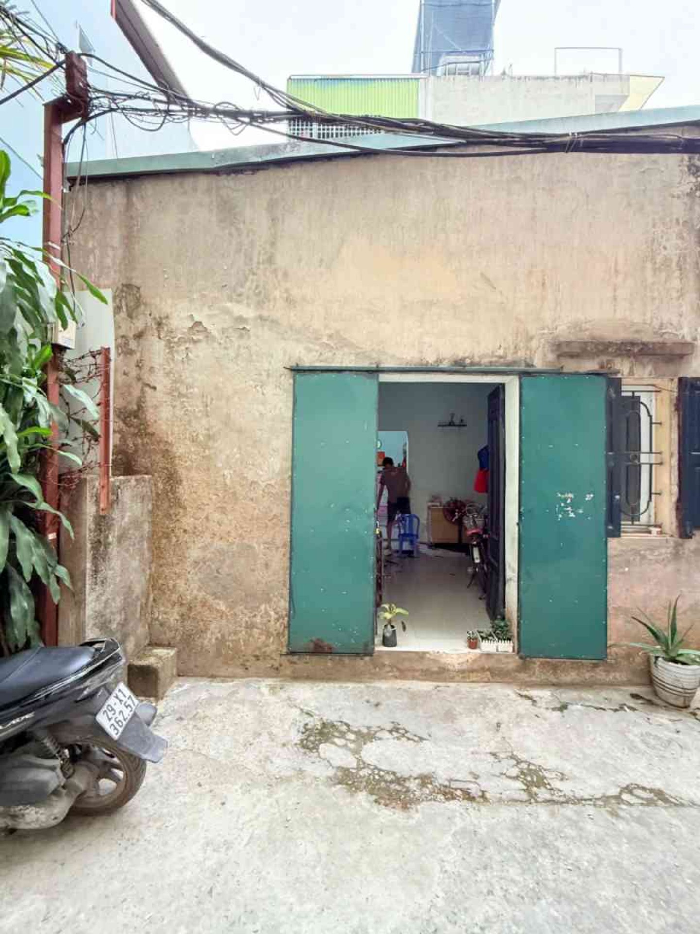 Bán nhà Hoàng Mai - diện tích 40m2 1 tầng - Ô TÔ 30M - giá 10,2 tỷ