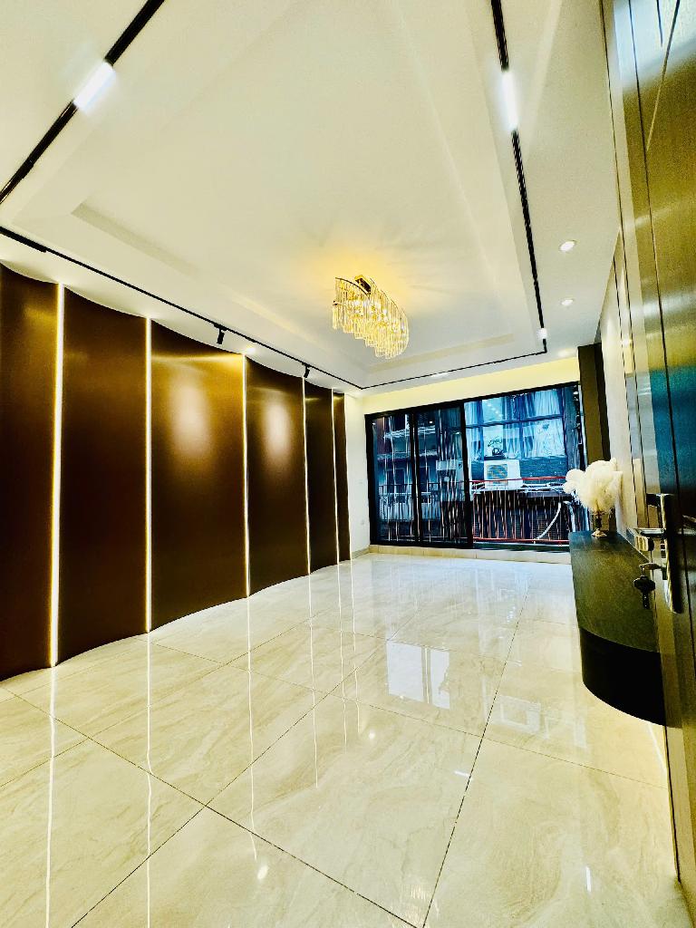 Bán nhà Đông Các - diện tích 60m2 5 tầng - Nhà mặt phố kinh doanh sầm uất - giá 32,8 tỷ