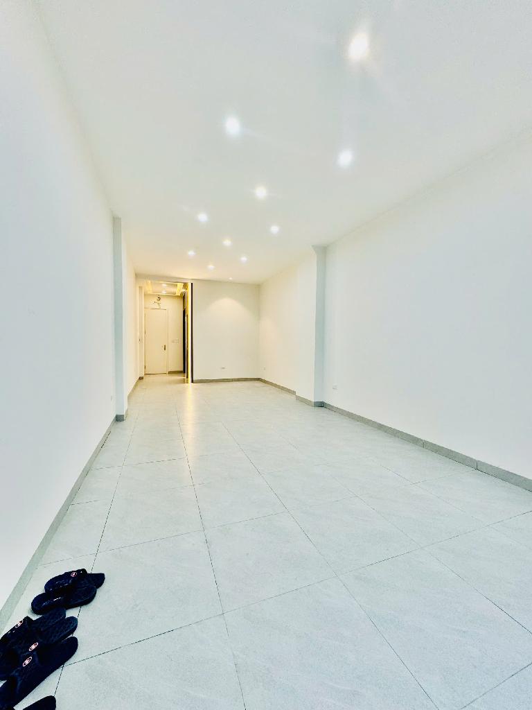 Bán nhà Đông Các - diện tích 60m2 5 tầng - Nhà mặt phố kinh doanh sầm uất - giá 32,8 tỷ