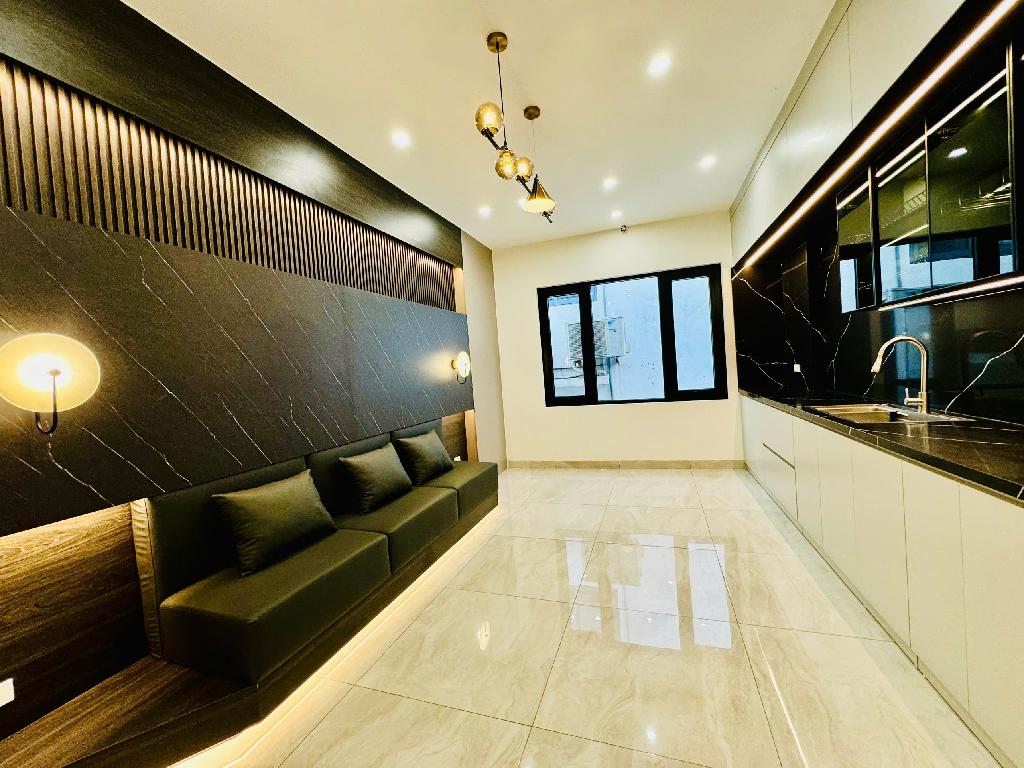 Bán nhà Đông Các - diện tích 60m2 5 tầng - Nhà mặt phố kinh doanh sầm uất - giá 32,8 tỷ