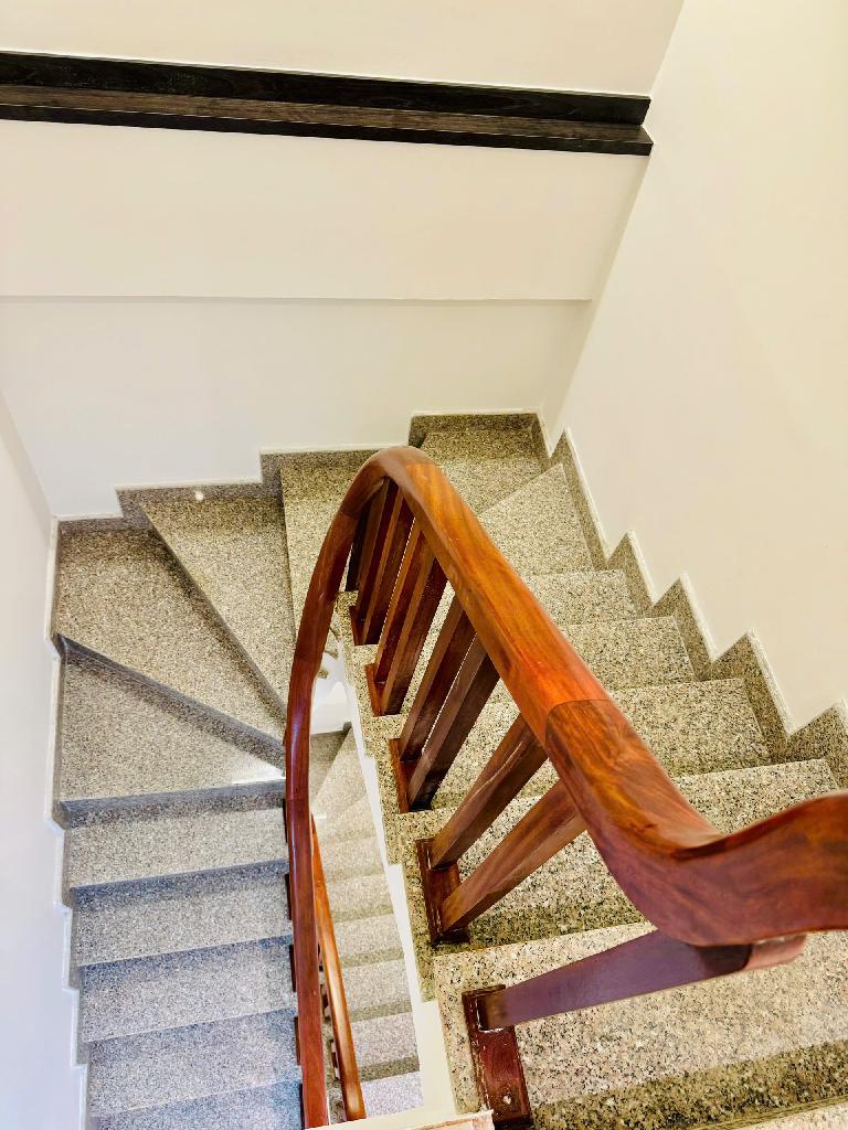 Bán nhà Đông Các - diện tích 60m2 5 tầng - Nhà mặt phố kinh doanh sầm uất - giá 32,8 tỷ