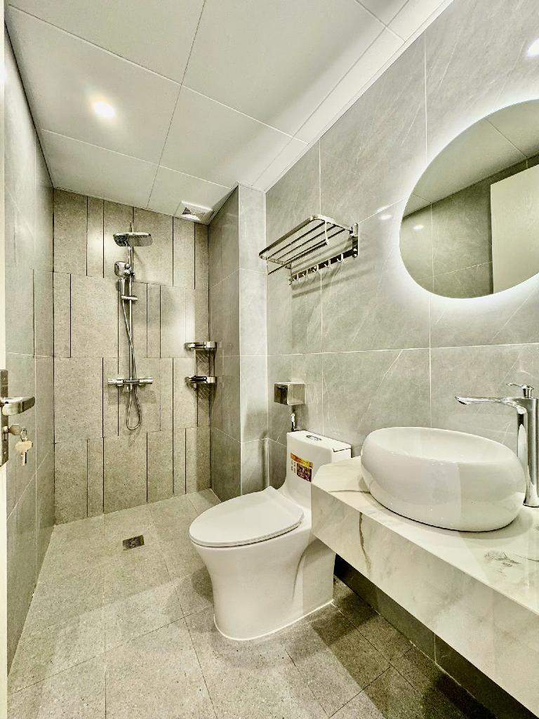 Bán nhà Đông Các - diện tích 60m2 5 tầng - Nhà mặt phố kinh doanh sầm uất - giá 32,8 tỷ