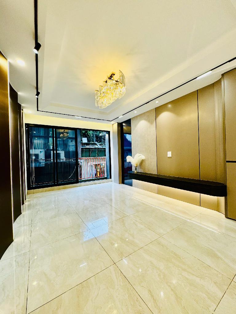 Bán nhà Đông Các - diện tích 60m2 5 tầng - Nhà mặt phố kinh doanh sầm uất - giá 32,8 tỷ