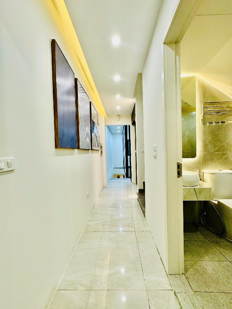 Bán nhà Đông Các - diện tích 60m2 5 tầng - Nhà mặt phố kinh doanh sầm uất - giá 32,8 tỷ