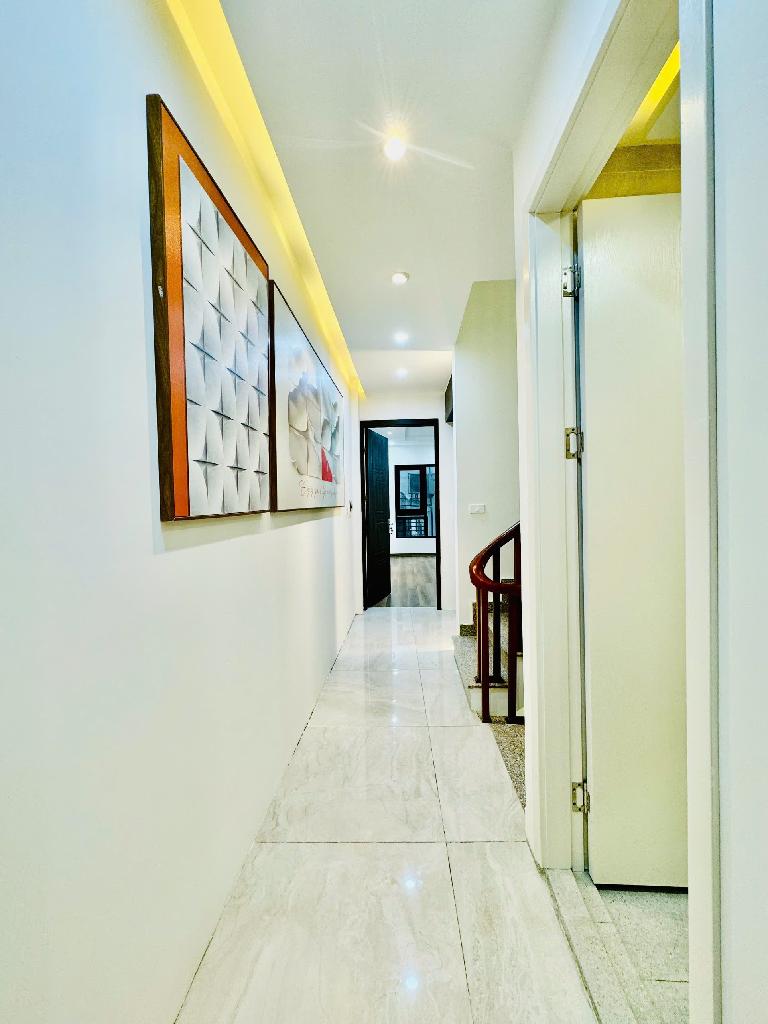 Bán nhà Đông Các - diện tích 60m2 5 tầng - Nhà mặt phố kinh doanh sầm uất - giá 32,8 tỷ