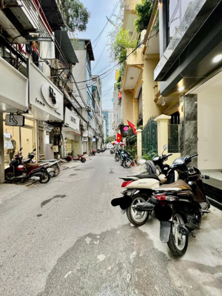 Bán nhà Đông Các - diện tích 60m2 5 tầng - Nhà mặt phố kinh doanh sầm uất - giá 32,8 tỷ