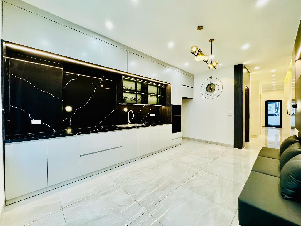 Bán nhà Đông Các - diện tích 60m2 5 tầng - Nhà mặt phố kinh doanh sầm uất - giá 32,8 tỷ