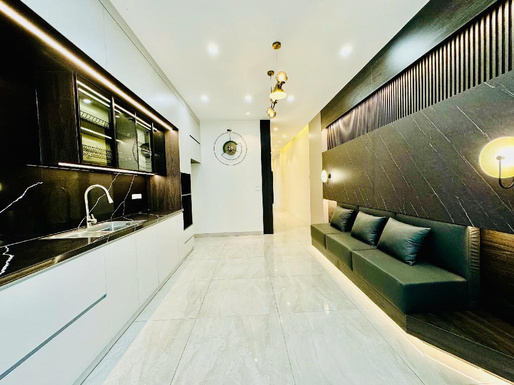 Bán nhà Đông Các - diện tích 60m2 5 tầng - Nhà mặt phố kinh doanh sầm uất - giá 32,8 tỷ