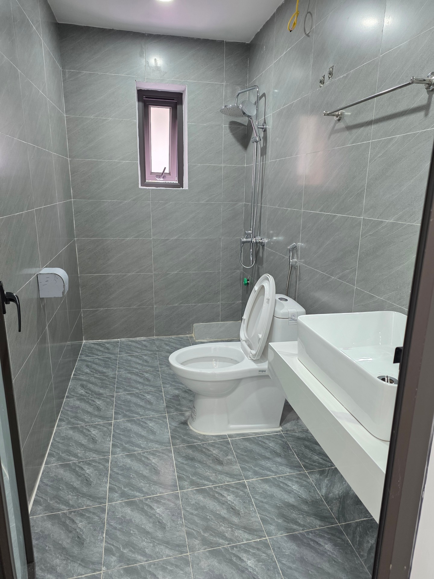 Bán nhà Ngọc Hồi - diện tích 40m2 6 tầng - Nhà mới đẹp lung linh, thang máy - giá 9 tỷ