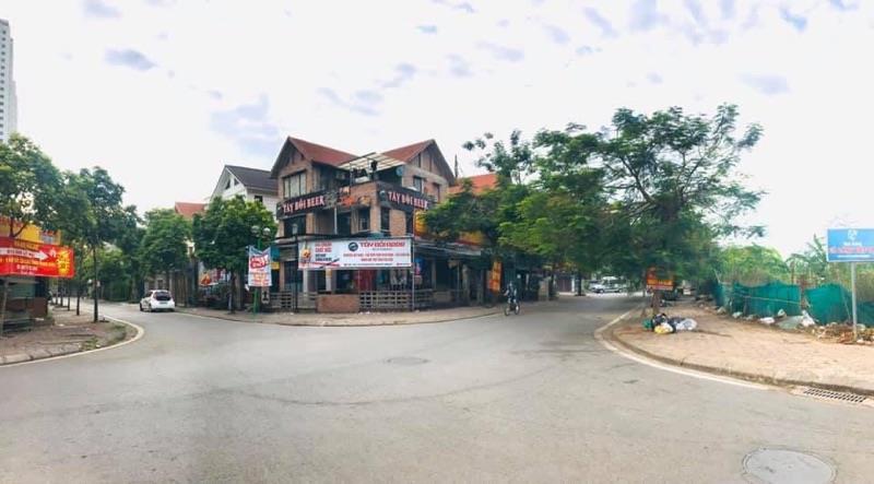 Bán nhà Tây Nam Linh Đàm - diện tích 310m2 4 tầng - Lô góc tuyệt đẹp - giá 100 tỷ