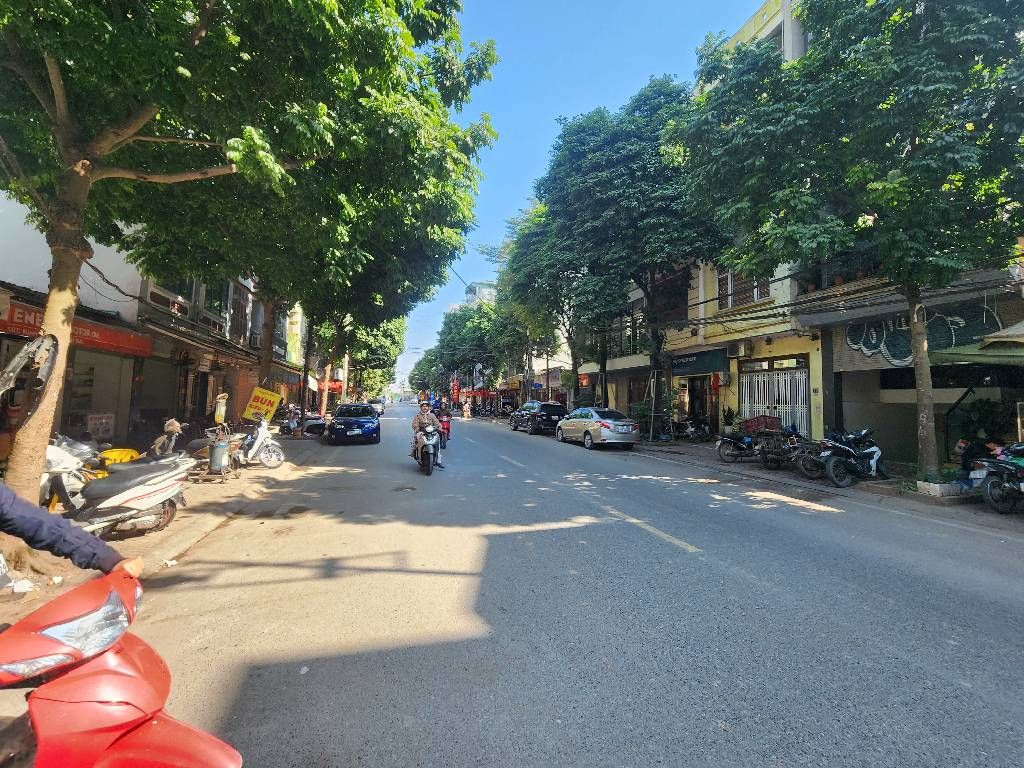 Bán nhà Tứ Liên - diện tích 272m2 4 tầng - Mặt ngõ ô tô - giá 75 tỷ