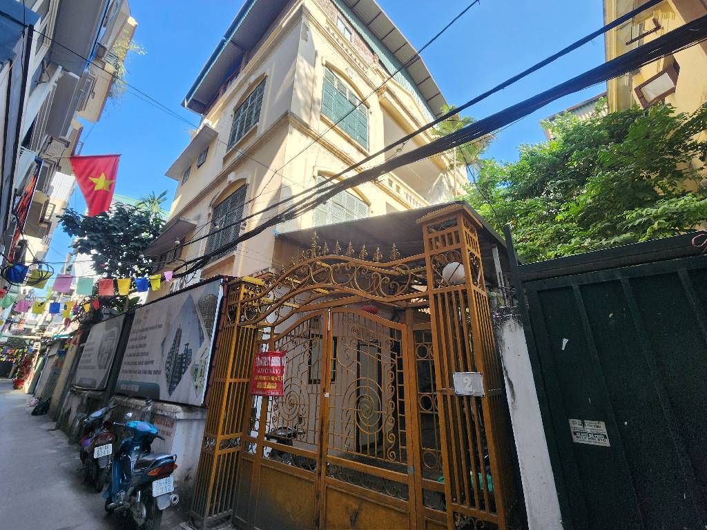 Bán nhà Tứ Liên - diện tích 272m2 4 tầng - Mặt ngõ ô tô - giá 75 tỷ