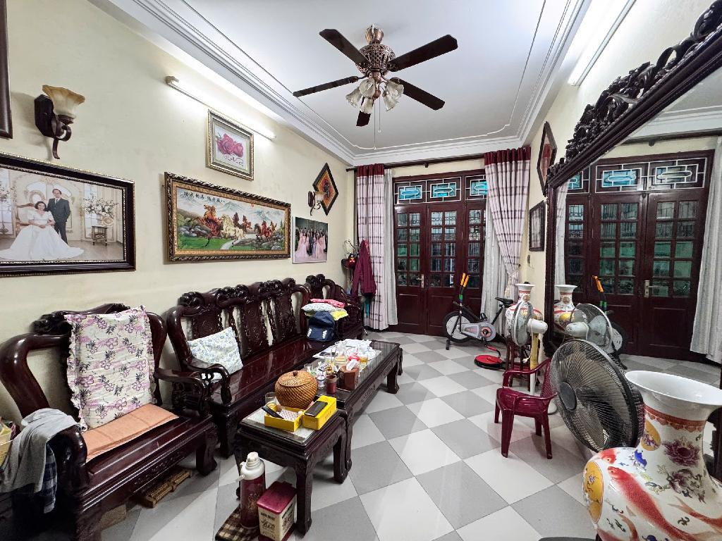 Bán nhà Nguyễn Văn Trỗi - diện tích 74.2m2 4 tầng - Ô TÔ - NGÕ THÔNG - giá 20,7 tỷ