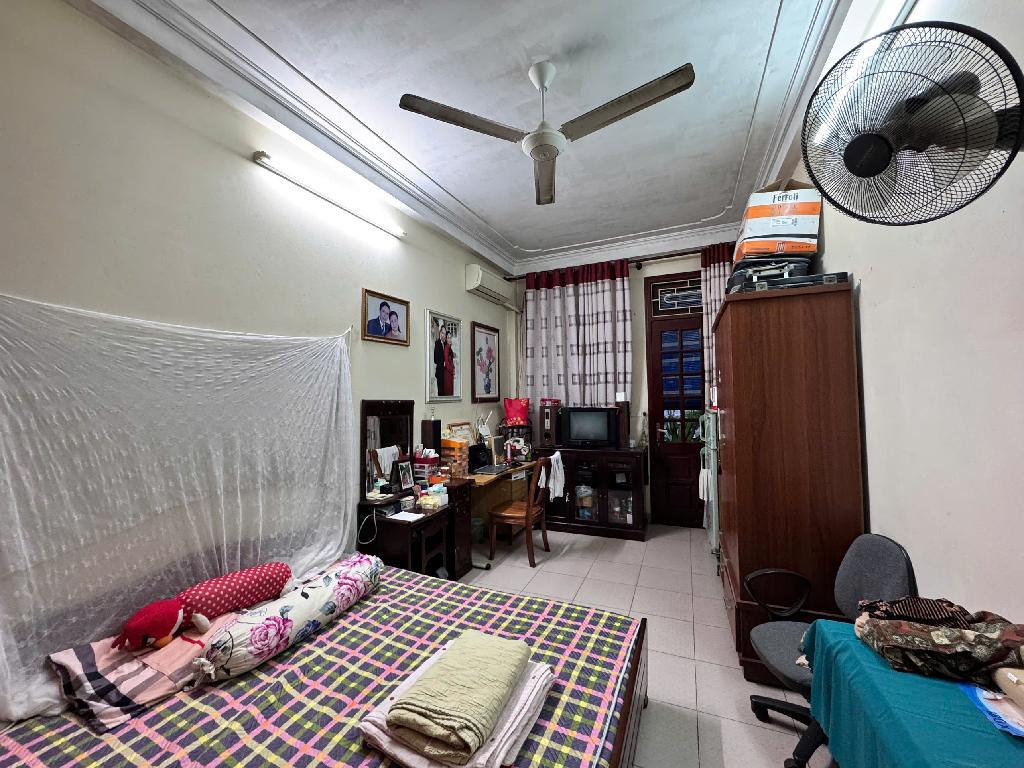 Bán nhà Nguyễn Văn Trỗi - diện tích 74.2m2 4 tầng - Ô TÔ - NGÕ THÔNG - giá 20,7 tỷ