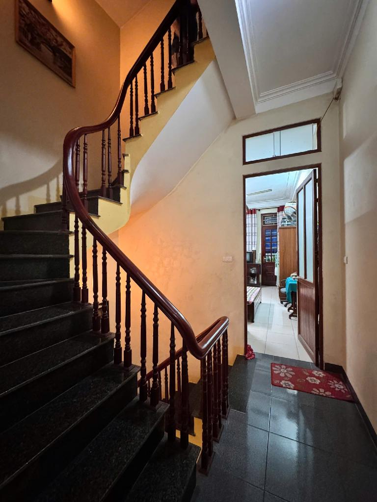 Bán nhà Nguyễn Văn Trỗi - diện tích 74.2m2 4 tầng - Ô TÔ - NGÕ THÔNG - giá 20,7 tỷ