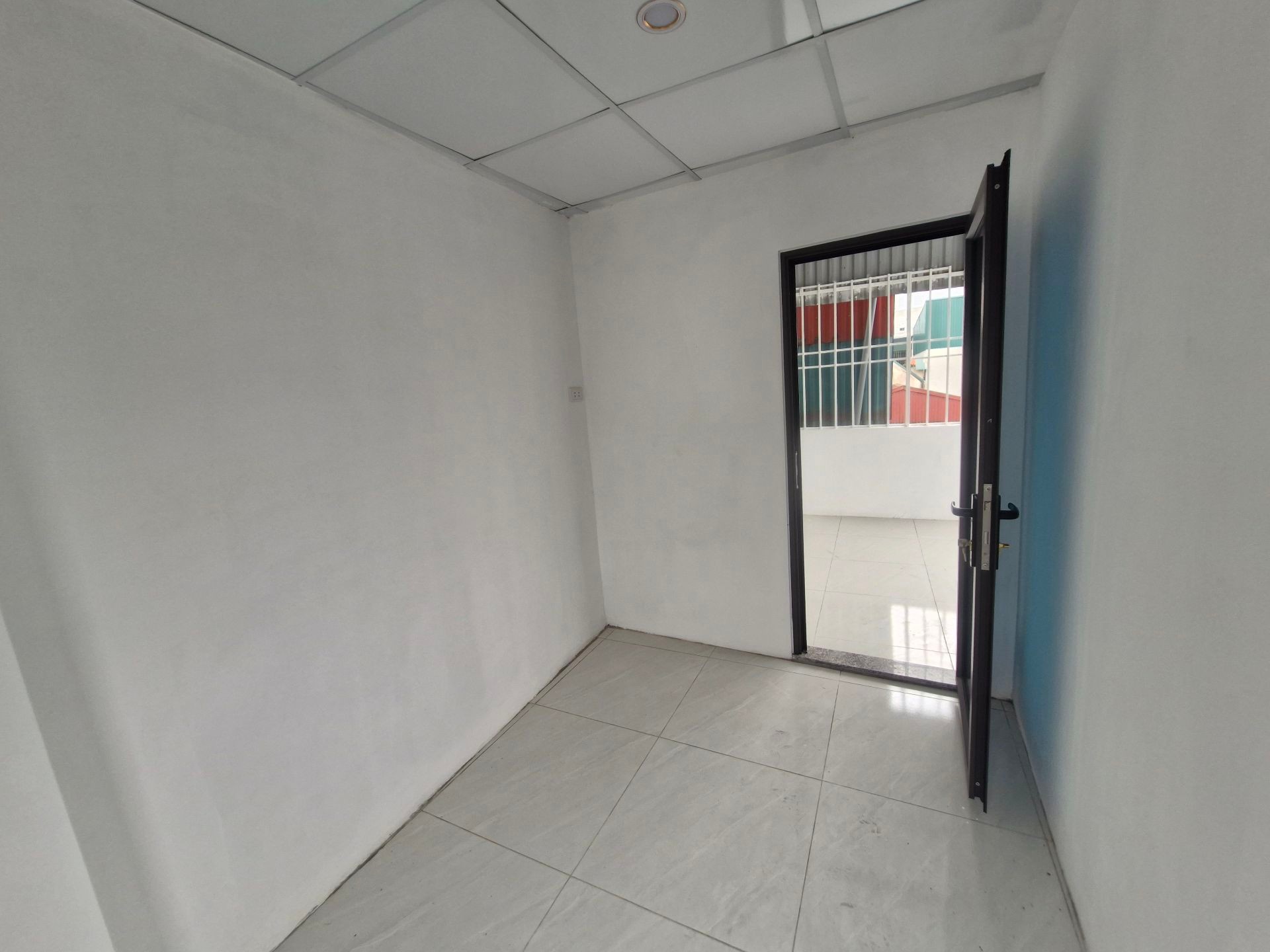 Bán nhà Trại Cá - diện tích 19m2 5 tầng - Nhà mới đẹp, ngõ nông - giá 6,6 tỷ