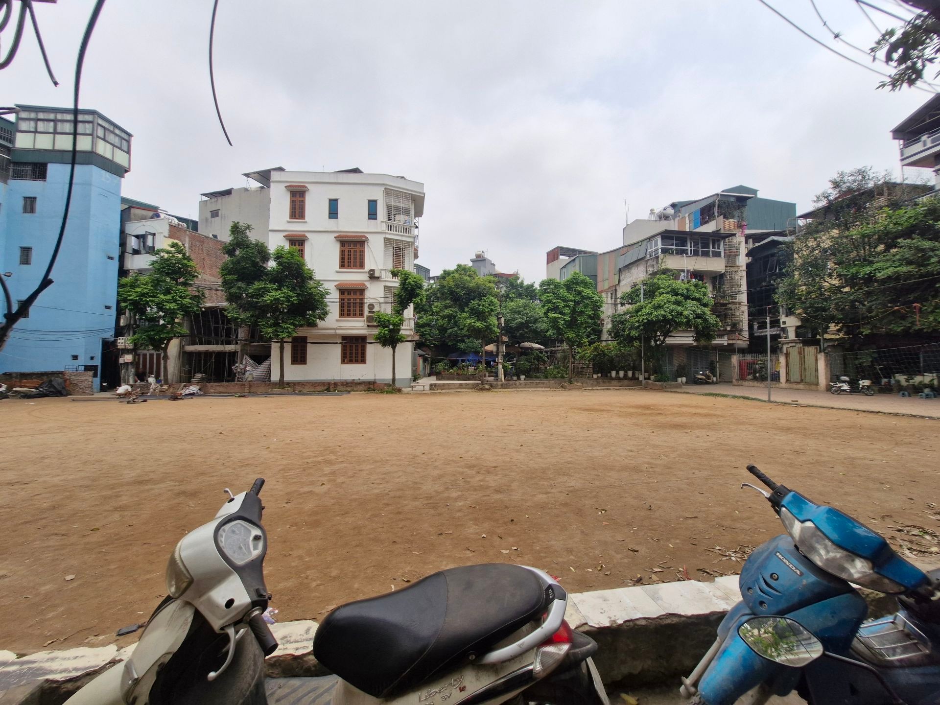 Bán nhà Trại Cá - diện tích 19m2 5 tầng - Nhà mới đẹp, ngõ nông - giá 6,6 tỷ