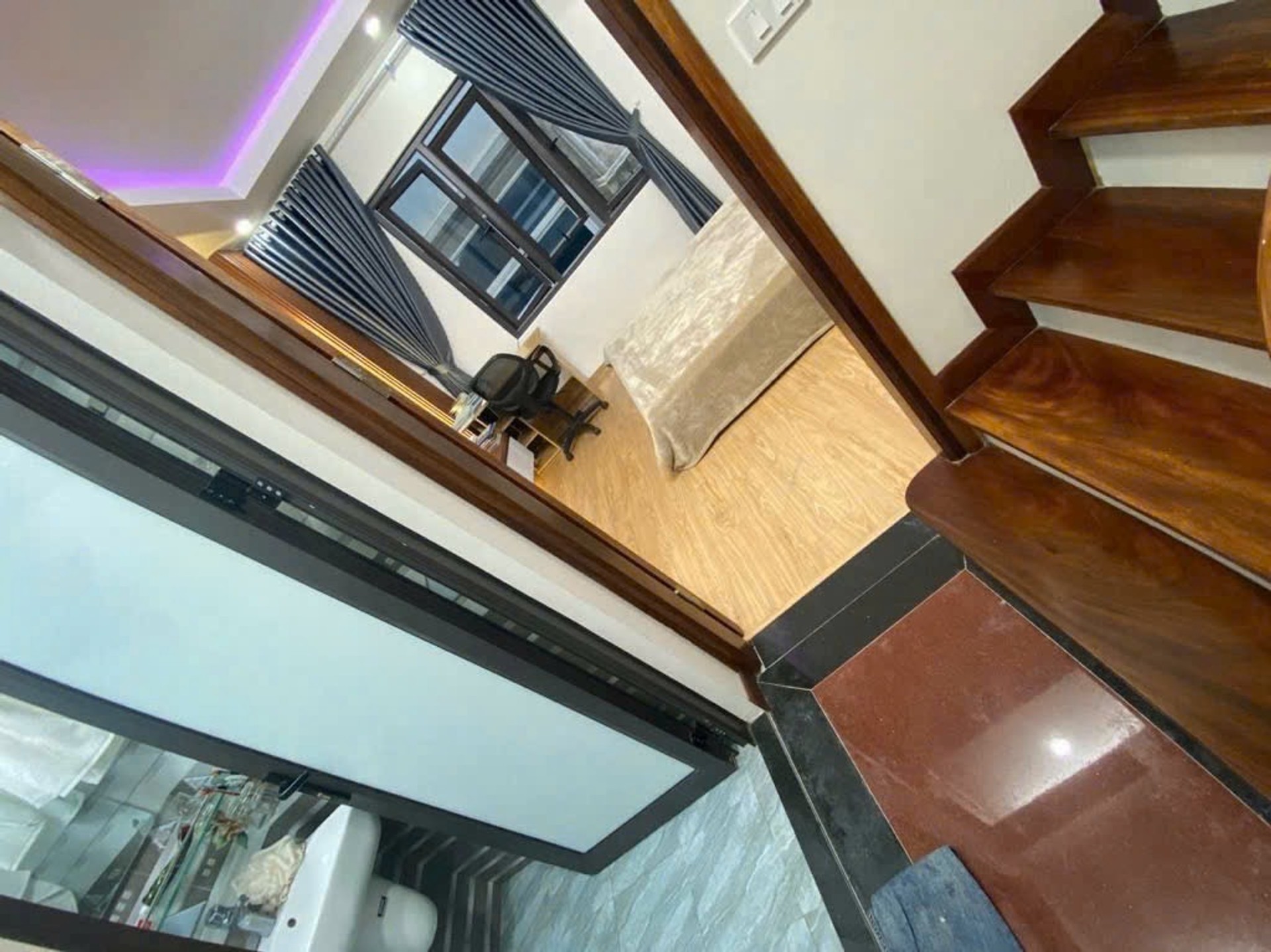 Bán nhà Đại La - diện tích 43m2 5 tầng - Nhà đẹp thoáng trước sau - giá 10,5 tỷ