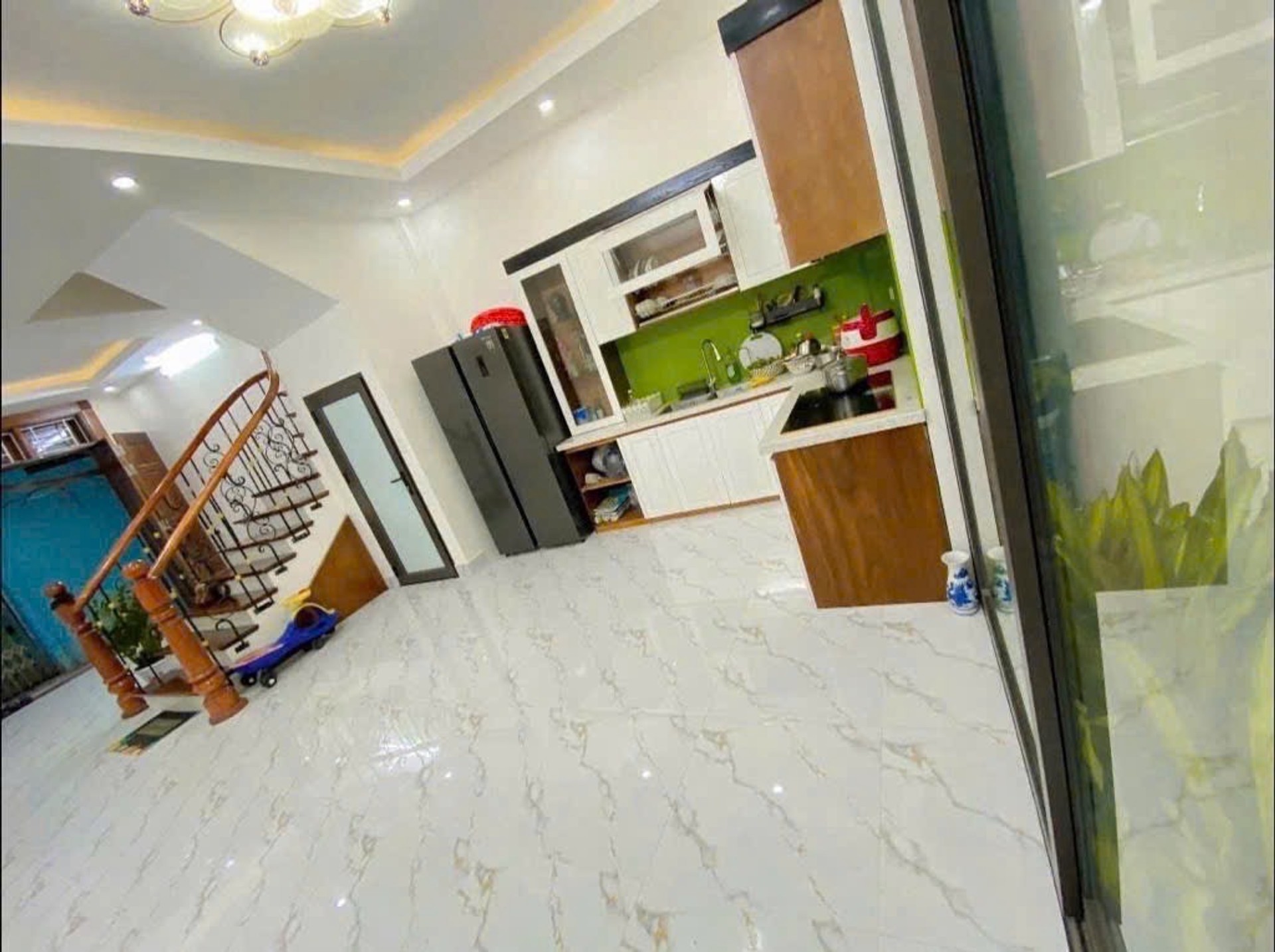 Bán nhà Đại La - diện tích 43m2 5 tầng - Nhà đẹp thoáng trước sau - giá 10,5 tỷ