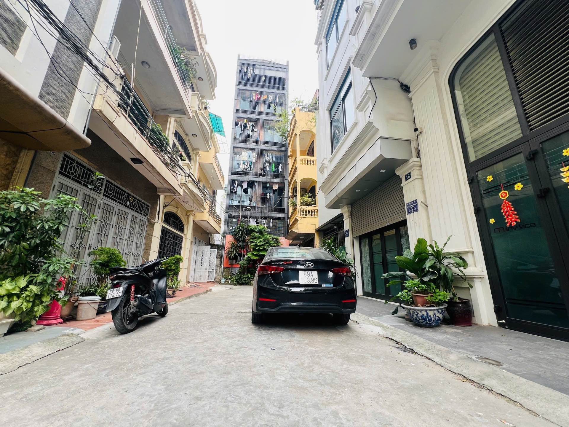 Bán nhà Giáp Bát - diện tích 101.8m2 8 tầng - Lô góc 2 mặt thoáng - giá 27,68 tỷ