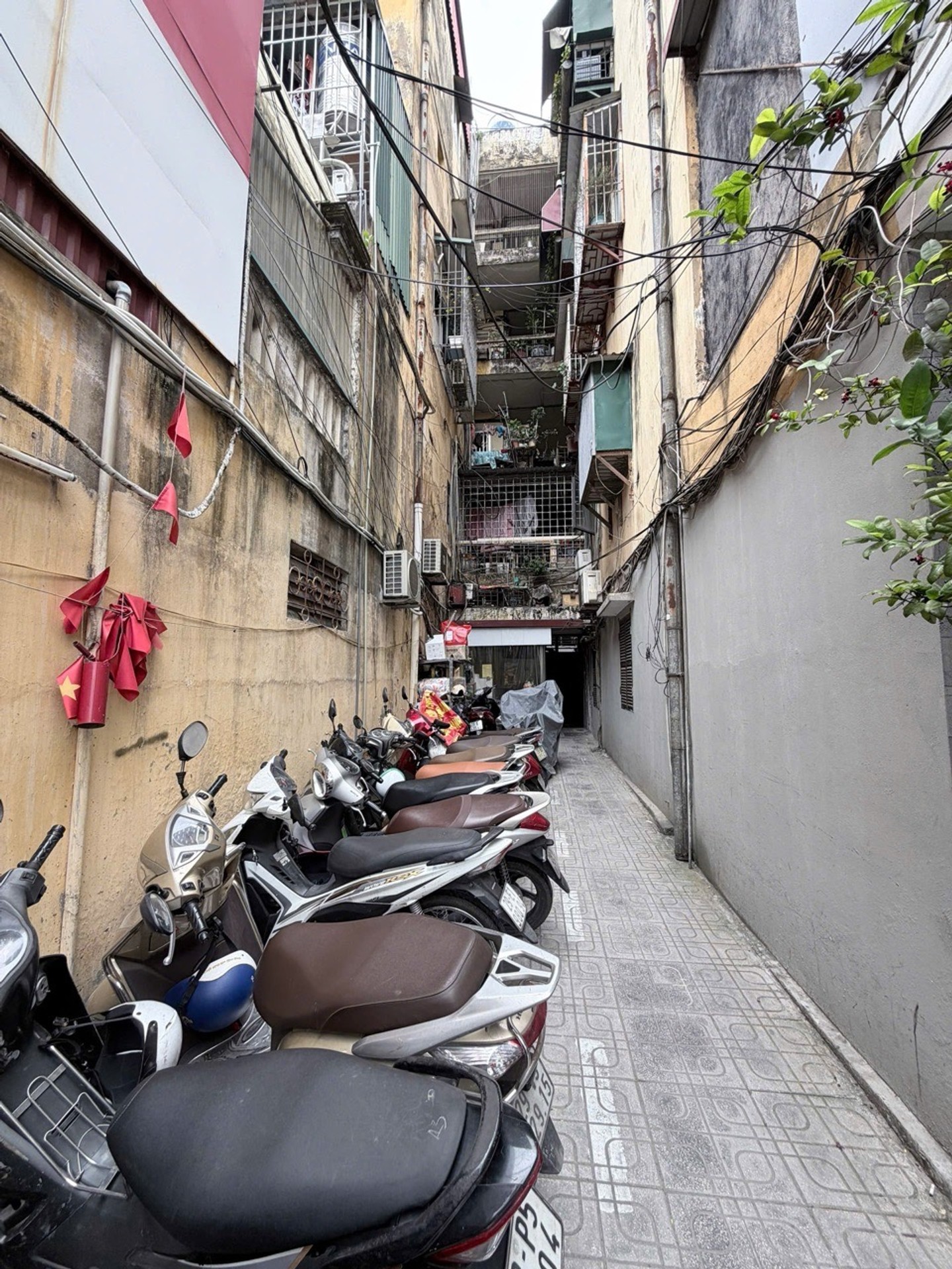 Bán nhà Nguyên Hồng - diện tích 50m2 1 tầng - Sổ đỏ chính chủ - giá 3,6 tỷ
