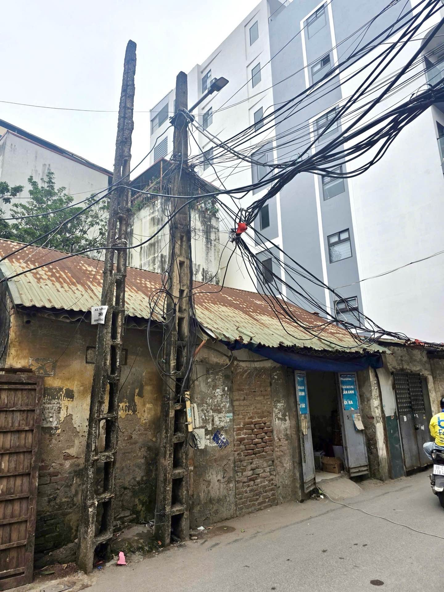 Bán nhà Láng - diện tích 177m2 1 tầng - Lô góc 2 mặt thoáng - giá 85 tỷ