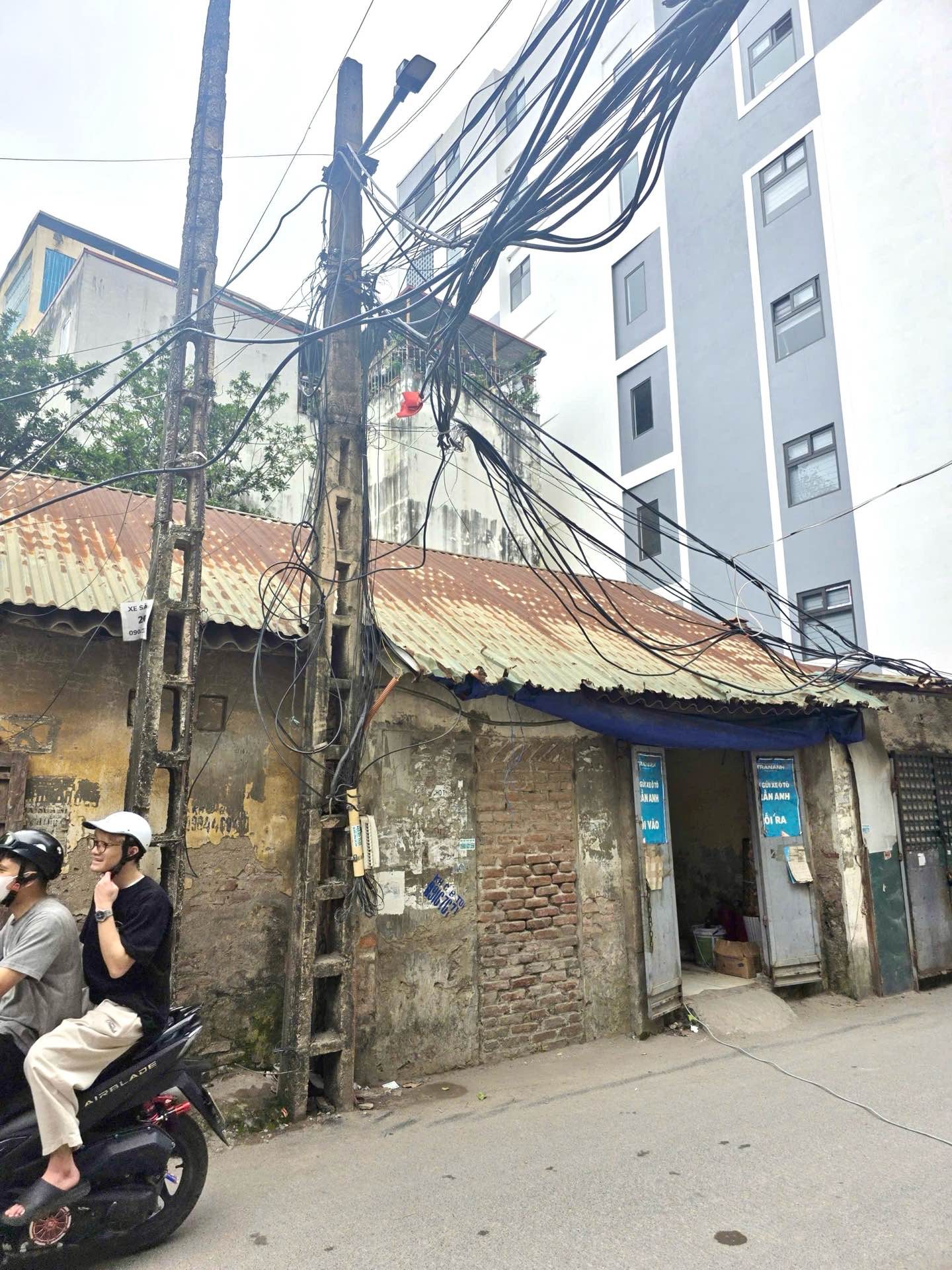 Bán nhà Láng - diện tích 177m2 1 tầng - Lô góc 2 mặt thoáng - giá 85 tỷ